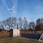 Energiedouce - Site isolé hybride solaire et éolien France 1 